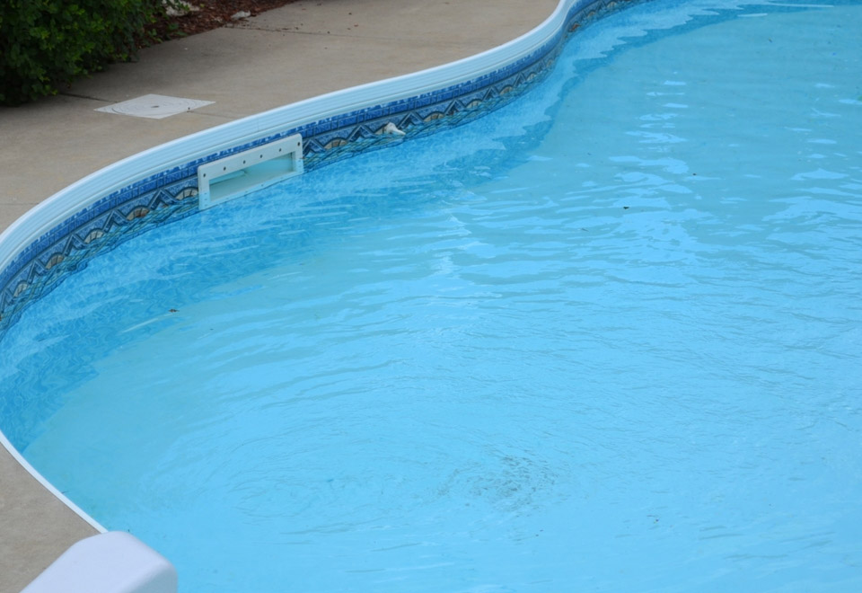 How to keep your swimming pool water topped up in drought conditions ...